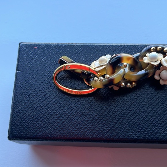 Rare Prada Tortoise Link Bracelet - Picture 5 of 15